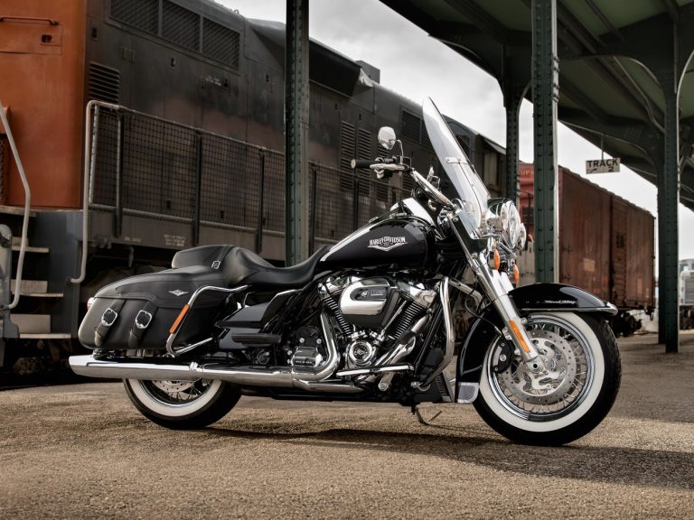 2018 Road King Photo Harley Davidson Routes de légende Routes de légende