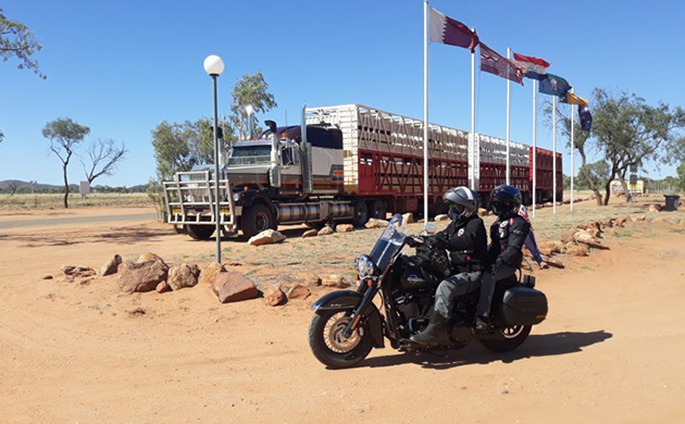 Bernard et sa femme au guidon de leur moto