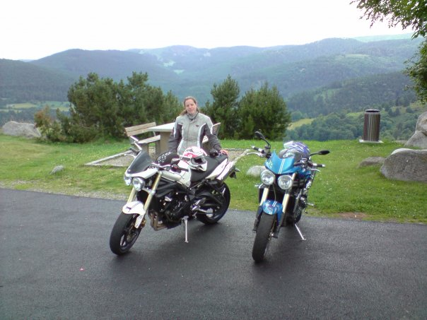 Delphine et sa moto