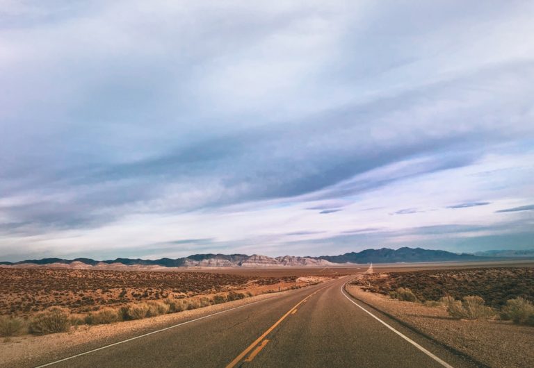 La Route 375 : désert à perte de vue ...